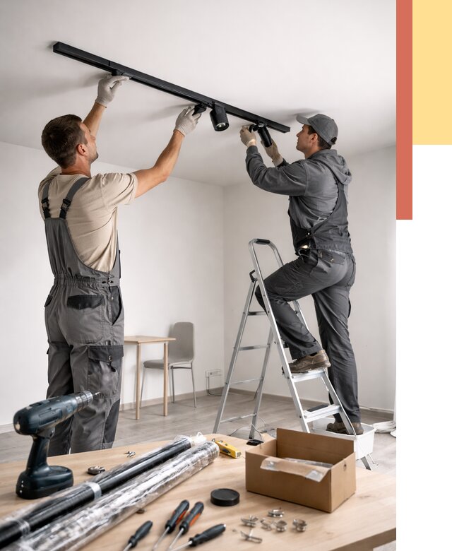 Установка трековых светильников в натяжной потолок в Торжке от 4294 руб. | ОТДЕЛОЧНИК-Трж